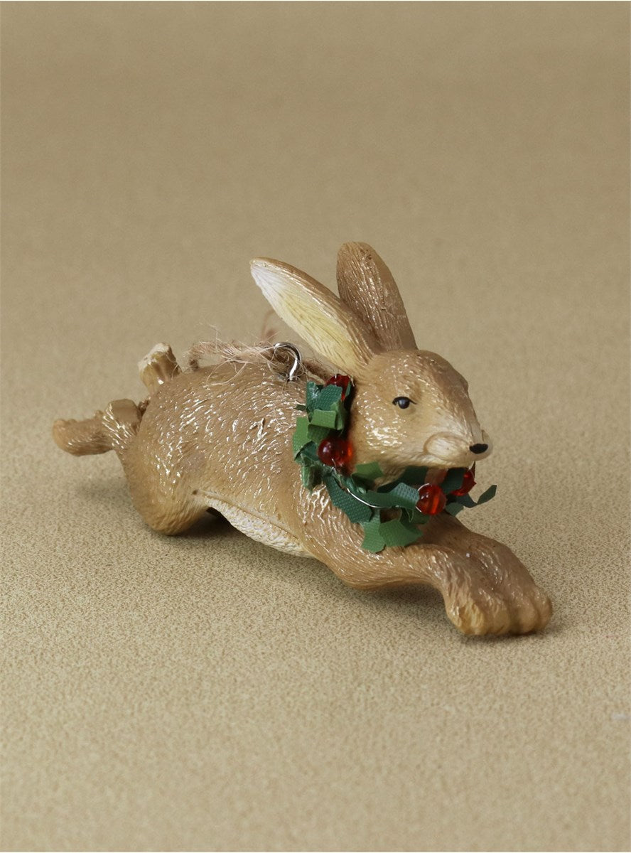 Hare With Red/White Holly & Ivy Wreath Dec