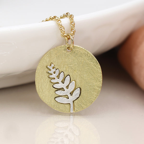 Faux Gold Scratched Disc Necklace With Fern Inlay