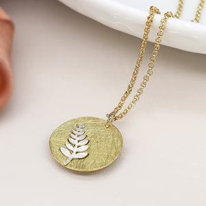 Faux Gold Scratched Disc Necklace With Fern Inlay