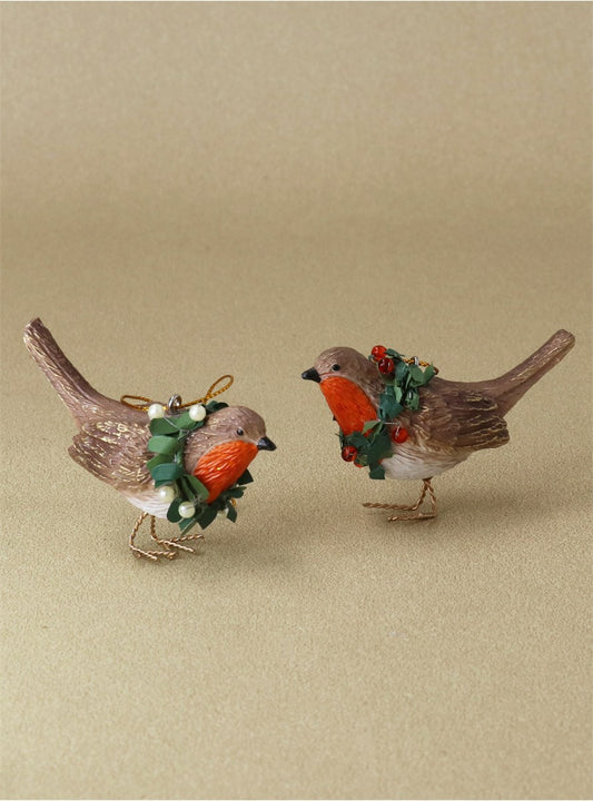 Robin With Red or White Holly & Ivy Wreath Decoration