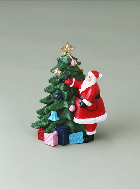 Nostalgia Resin Santa & Tree Decoration