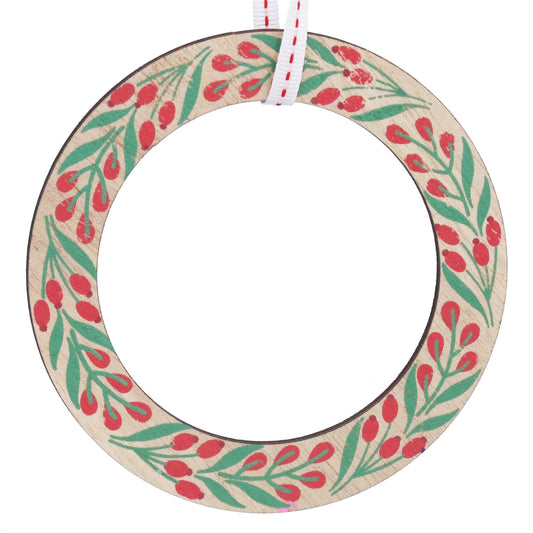 Wood Alpine Rosehip Wreath Dec Sml