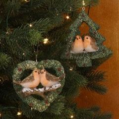 Resin Robins In Heart/Tree Decoration
