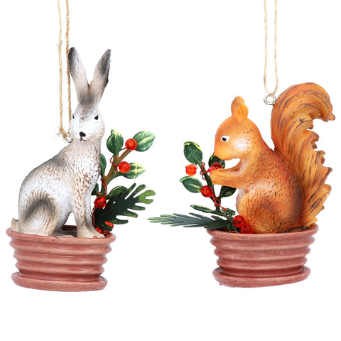 Resin hare/squirrel on pot dec 2as