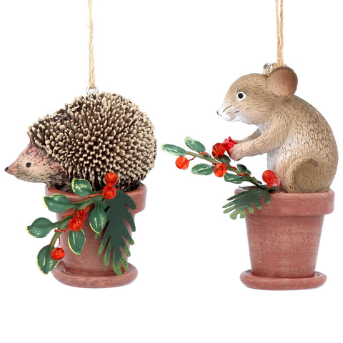 Resin mouse/hedgehog on pot dec 2as