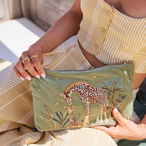 Giraffe Mother & Baby Everyday Pouch