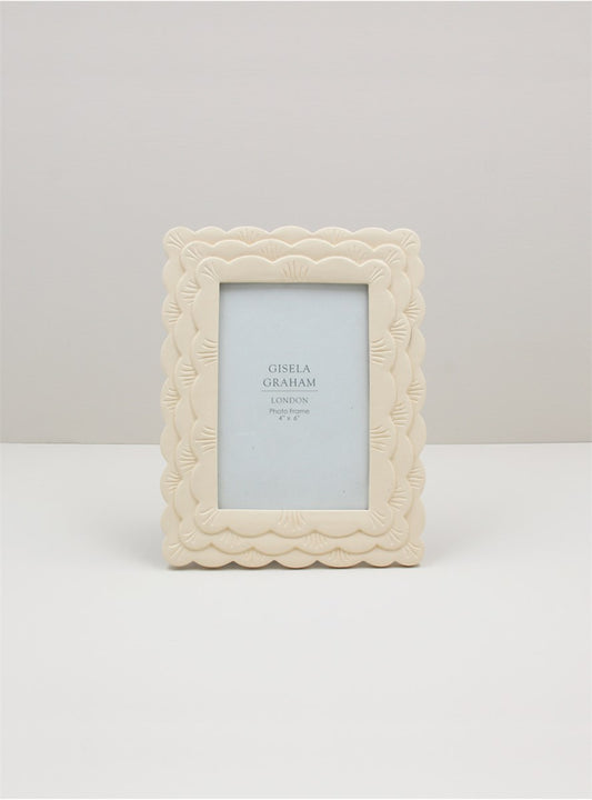 Cream Scalloped | Resin Photo Frame | 4 x 6
