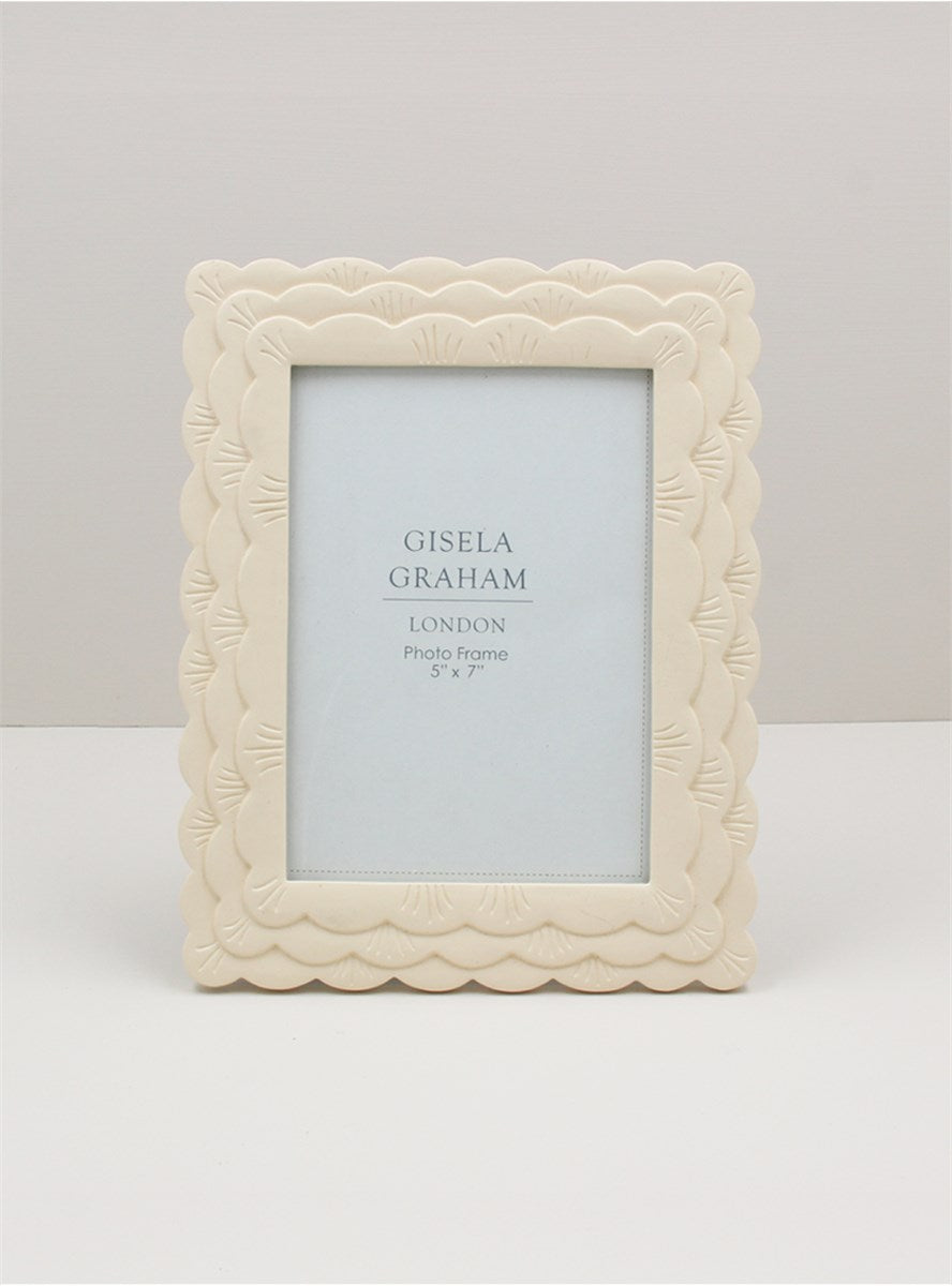 Resin Photo Frame | Cream Scalloped | 5 x 7