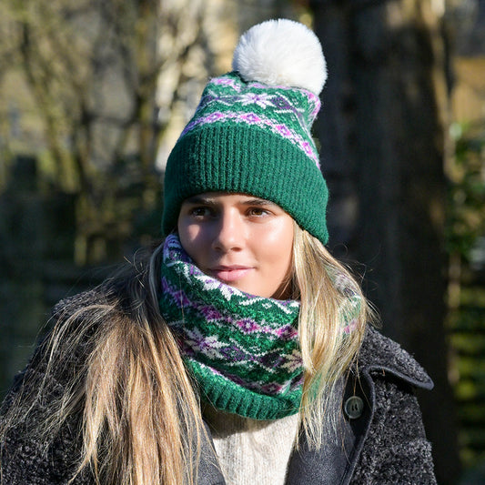 Green/Pink Starflower Pattern Hat With Pompom