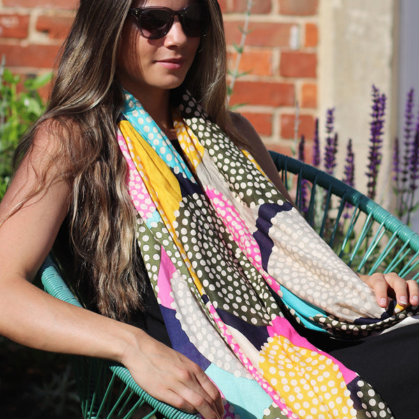 Bamboo scarf with black and pink dotty circle print